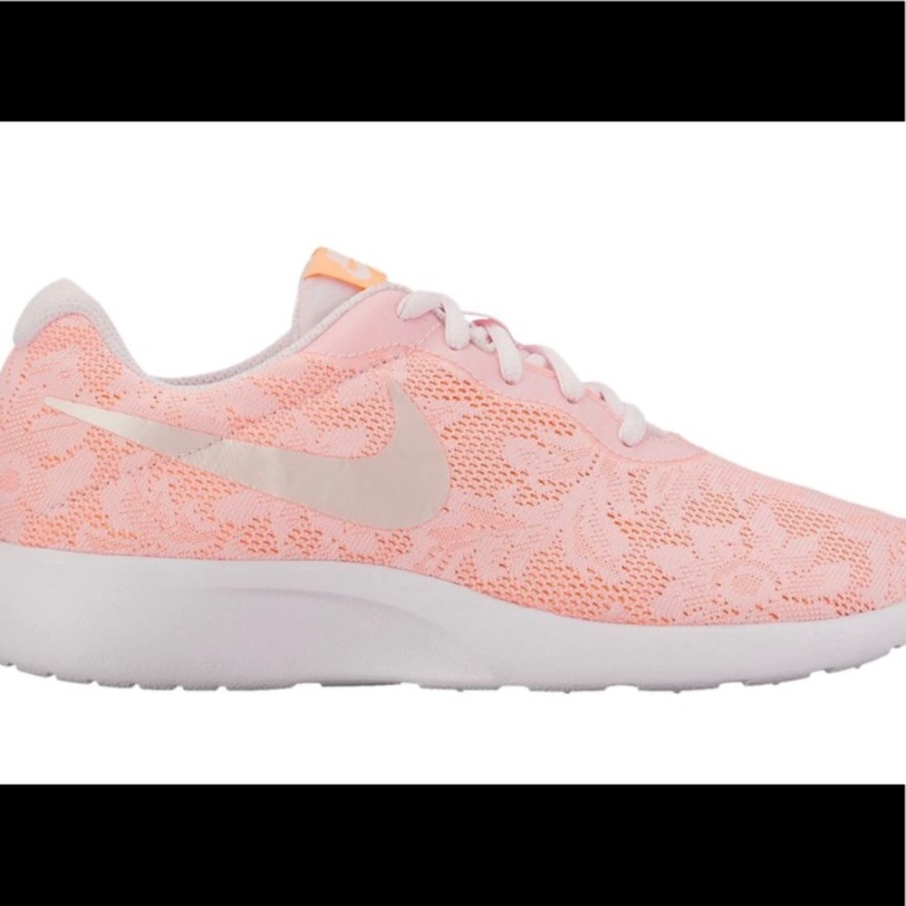 Womens 9.5 pink floral pearl nike running shoes